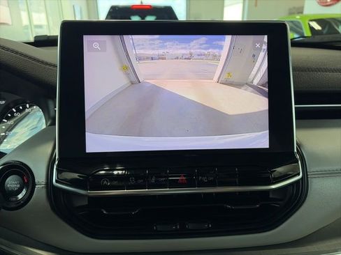 Used 2024 Jeep Compass Limited image 23