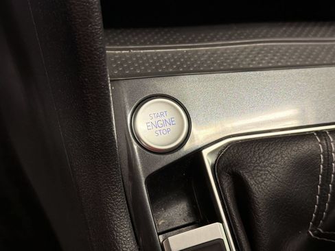 Used 2024 Volkswagen Tiguan SE FWD image 18