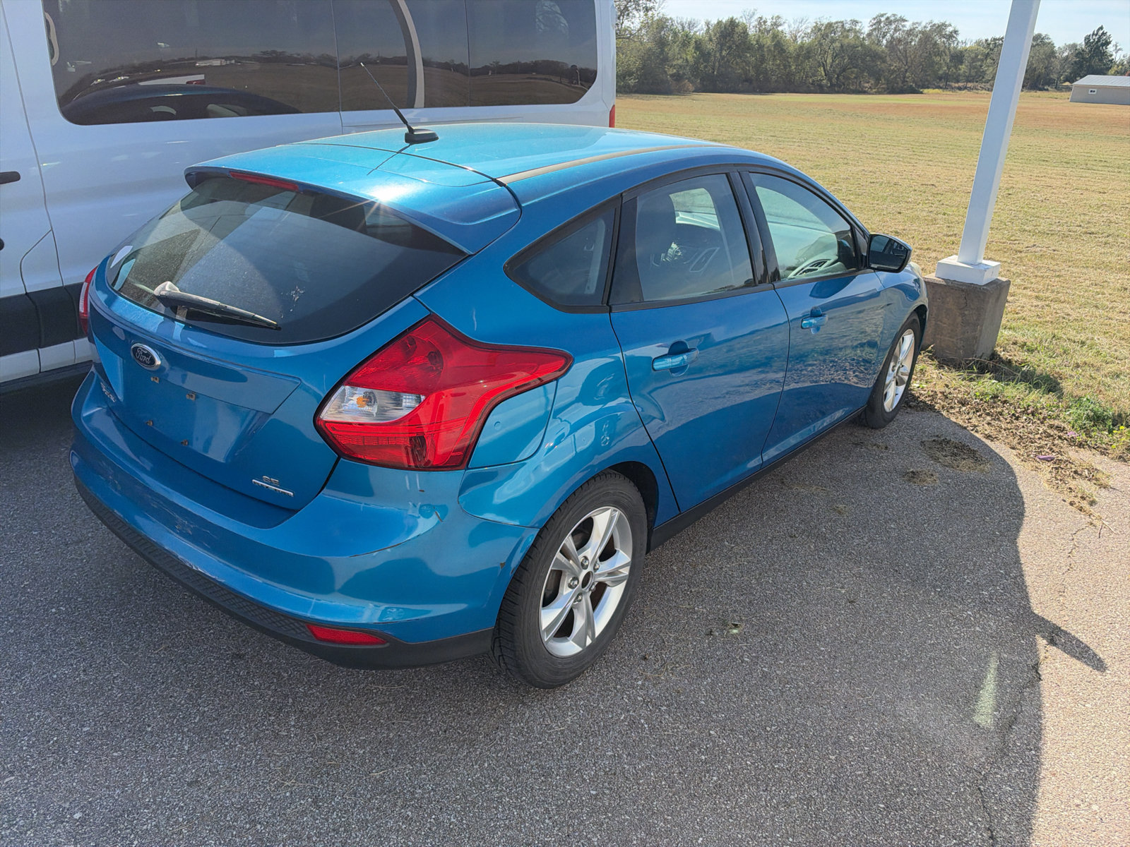 Used 2014 Ford Focus SE FWD image 4
