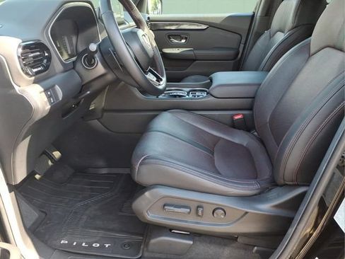 Used 2025 Honda Pilot Black Edition image 20