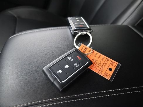 Used 2023 Jeep Grand Cherokee L Limited w/ Black Appearance Package AWD/4WD image 20
