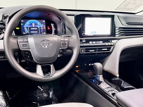 Used 2026 Toyota Camry LE FWD image 33