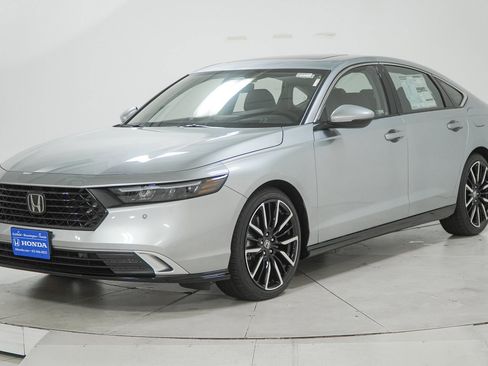 New 2025 Honda Accord Touring image 3