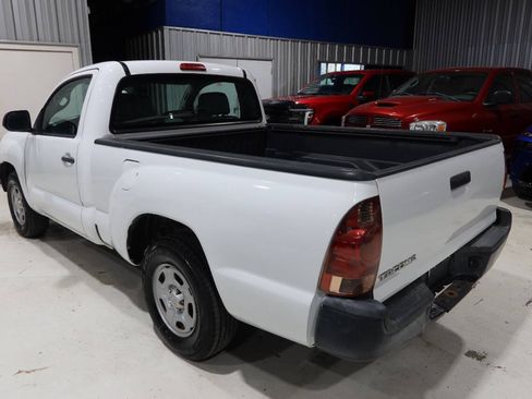 Used 2014 Toyota Tacoma 2WD Regular Cab image 3