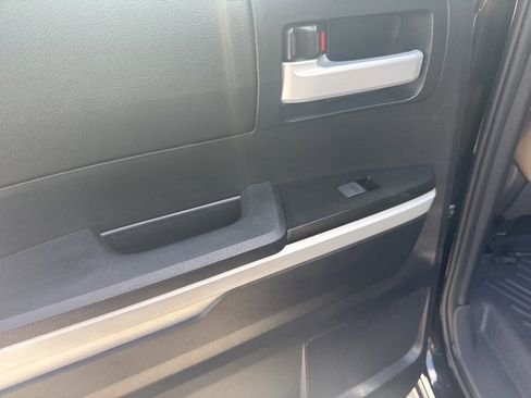 Used 2017 Toyota Tundra SR5 image 17