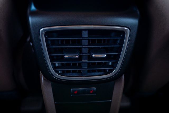 Used 2016 Lincoln MKX Reserve w/ Technology Package FWD image 28