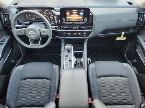 New 2025 Nissan Pathfinder SV image 19