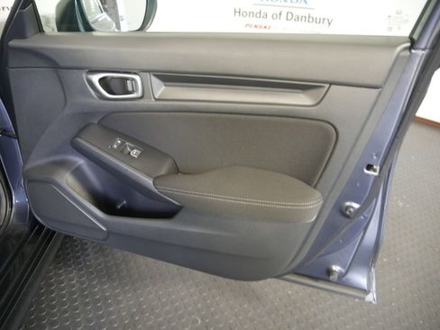 Used 2023 Honda Civic Sport image 5