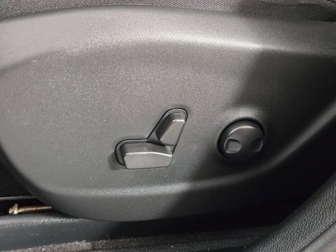 Used 2022 Jeep Cherokee Limited image 21