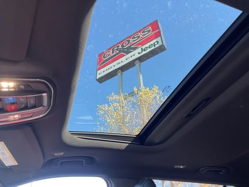 New 2025 Jeep Grand Cherokee L Altitude image 4