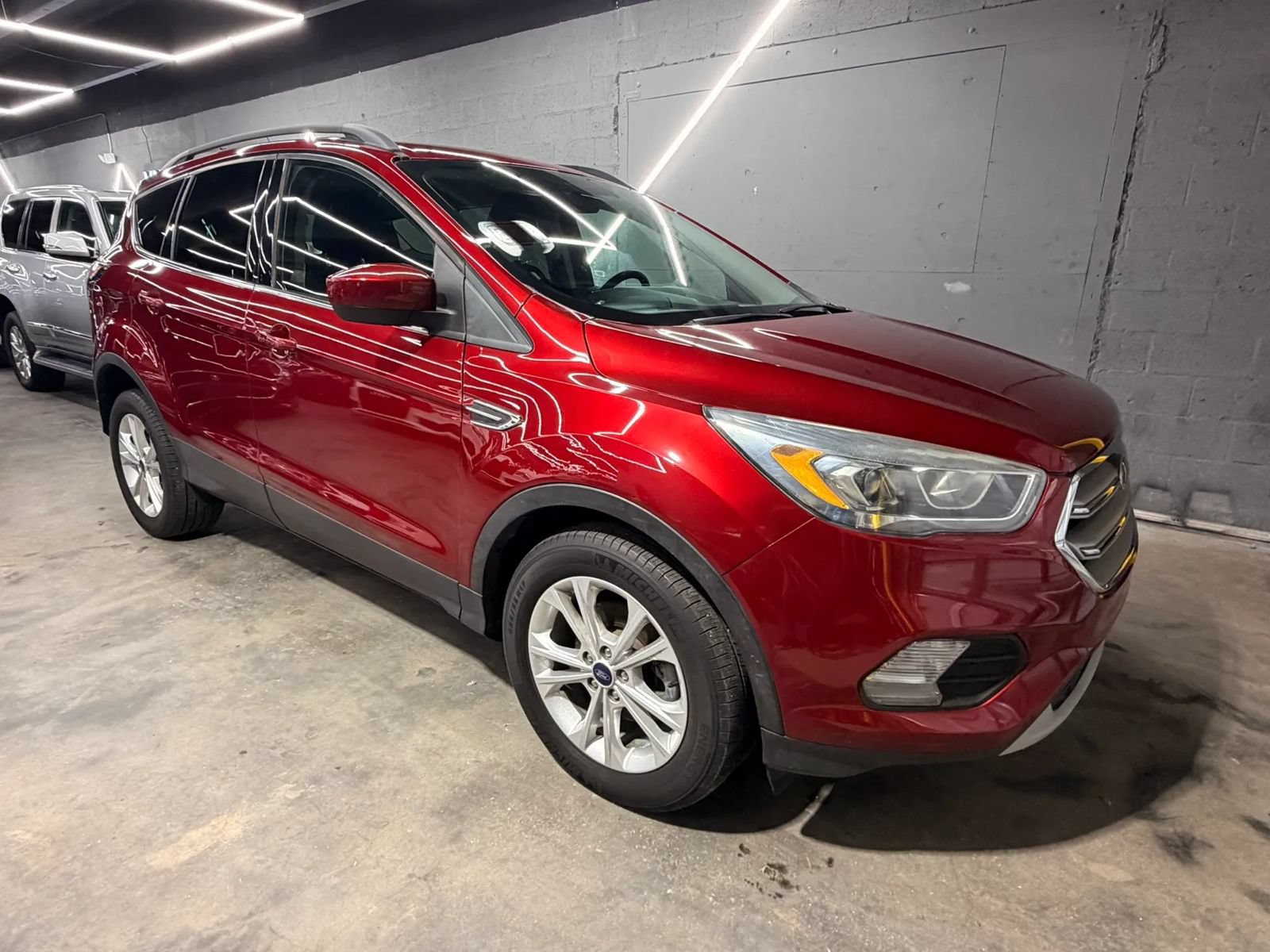 Used 2017 Ford Escape SE w/ Equipment Group 201A FWD image 1