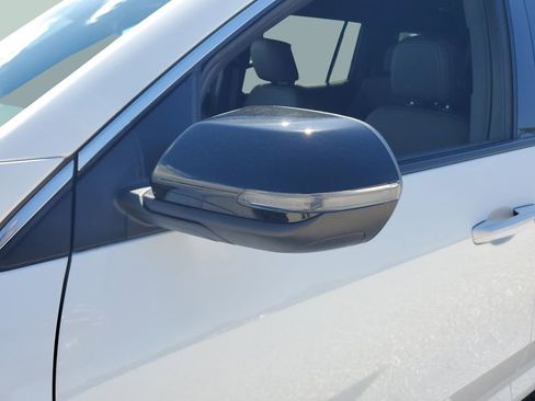 Certified 2025 Chevrolet Traverse LT FWD image 19