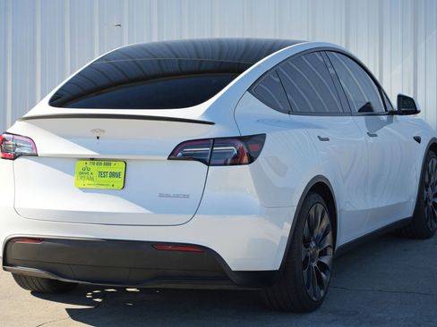 Used 2023 Tesla Model Y Performance image 53