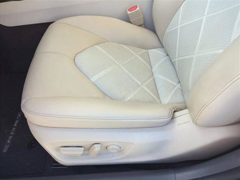 Certified 2019 Toyota Camry XLE FWD image 11