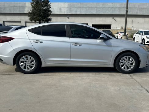 Used 2019 Hyundai Elantra SE w/ Cargo Package image 9