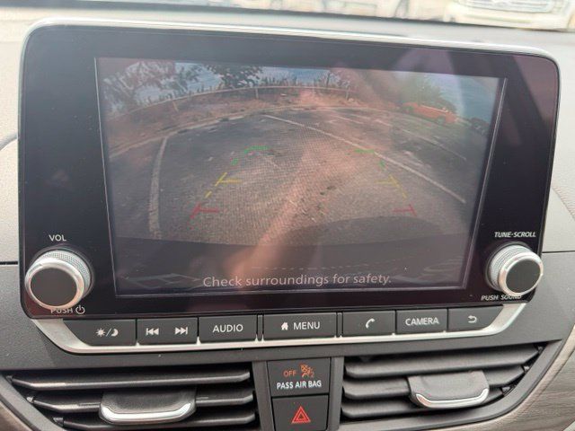 Used 2025 Nissan Altima 2.5 SV FWD image 12