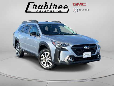 Used 2024 Subaru Outback Premium image 1
