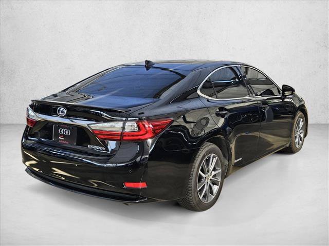 Used 2017 Lexus ES 300h w/ Navigation System Package FWD image 3