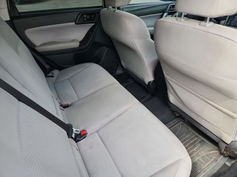 Used 2017 Subaru Forester 2.5i Premium w/ All-Weather Package AWD/4WD image 18