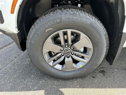 New 2026 Nissan Frontier SV w/ SV Convenience Package AWD/4WD image 13