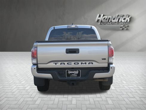 Used 2022 Toyota Tacoma TRD Off-Road w/ TRD Premium Off Road Package image 8