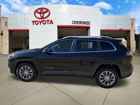 Used 2020 Jeep Cherokee Latitude Plus w/ Comfort/Convenience Group image 8