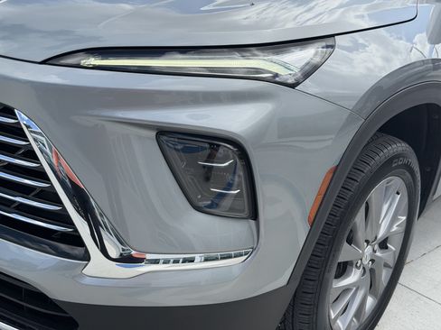 Used 2025 Buick Enclave Preferred FWD image 8