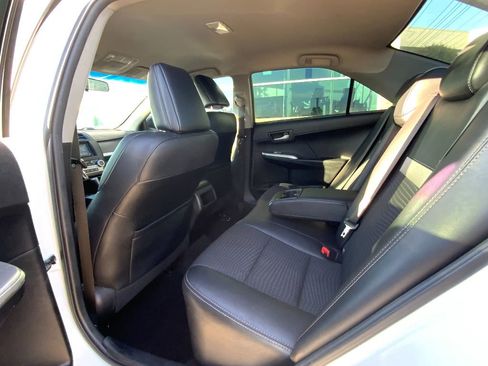 Used 2014 Toyota Camry SE image 14