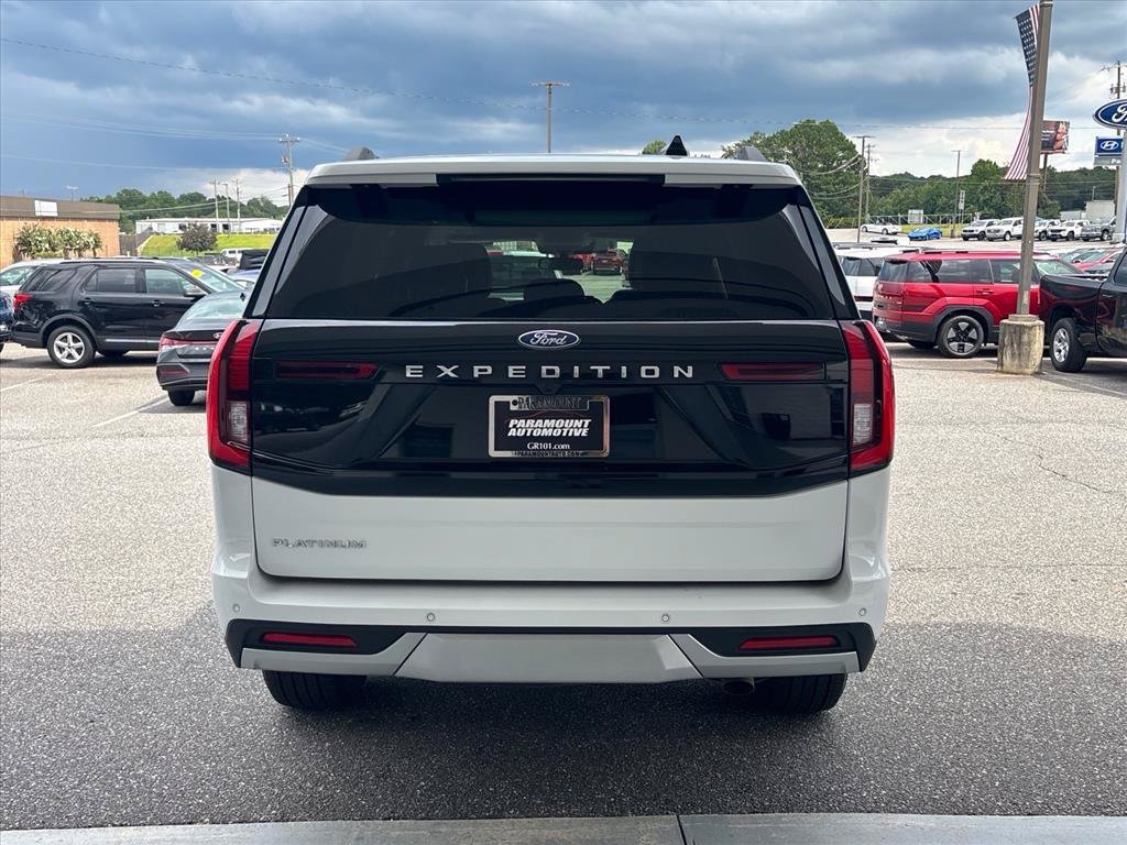 Used 2026 Ford Expedition Platinum w/ Driver's Package AWD/4WD image 25