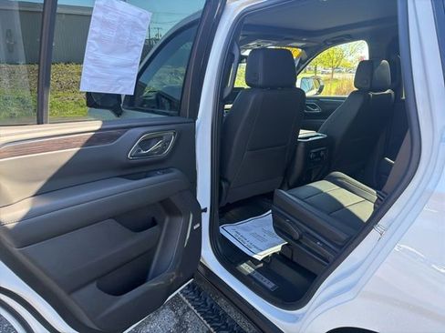 Used 2024 Chevrolet Tahoe Z71 w/ Luxury Package AWD/4WD image 23