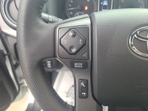 Used 2023 Toyota Tacoma TRD Off-Road image 17