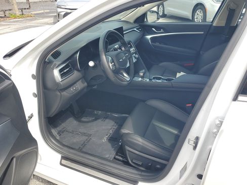 Used 2025 Genesis G70 2.5T RWD image 11