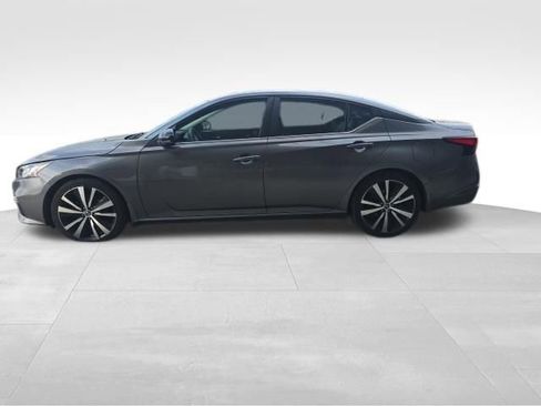 Used 2020 Nissan Altima 2.5 SR w/ Premium Package image 10