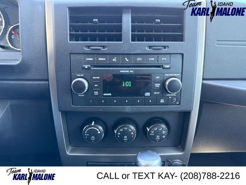 Used 2010 Jeep Liberty Renegade w/ Premium Group AWD/4WD image 33