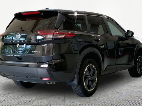 Used 2024 Nissan Rogue SV AWD/4WD image 5