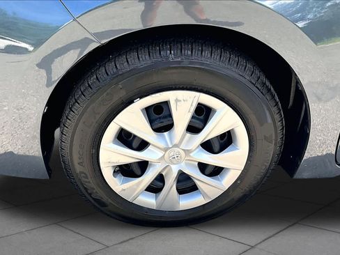 Used 2017 Toyota Corolla L w/ Carpet Mat Package (TMS) FWD image 11