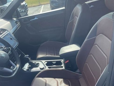 Used 2022 Volkswagen Tiguan SEL R-Line image 11