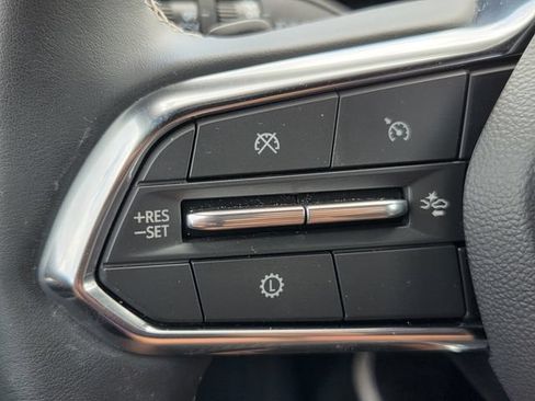 Used 2026 Chevrolet Traverse LT w/ Driver Confidence Package FWD image 23