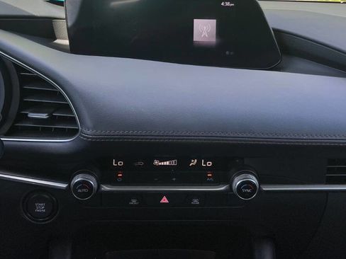 Used 2022 MAZDA MAZDA3 s image 23