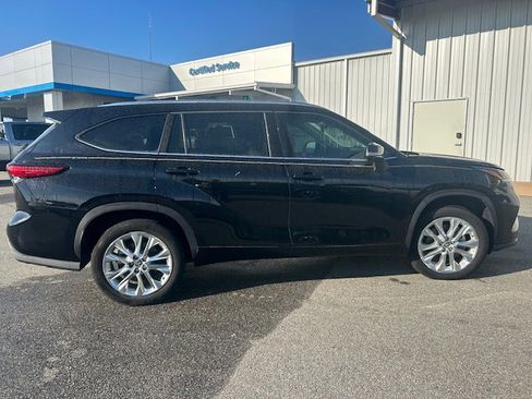 Used 2020 Toyota Highlander Limited image 6