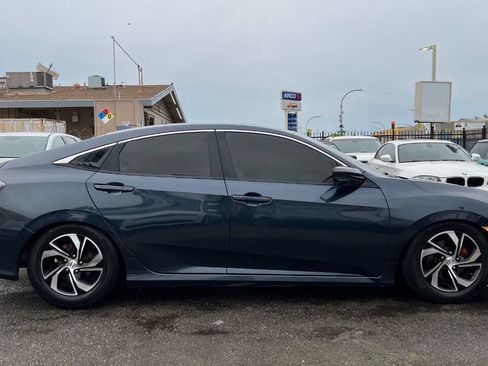 Used 2017 Honda Civic EX image 4