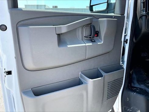New 2025 Chevrolet Express 2500 w/ Enhanced Convenience Package RWD image 18