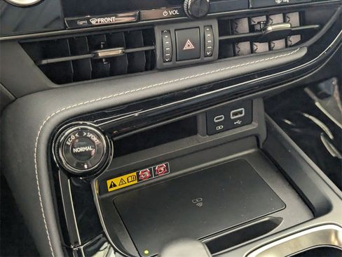 Used 2025 Lexus NX 250 FWD image 23