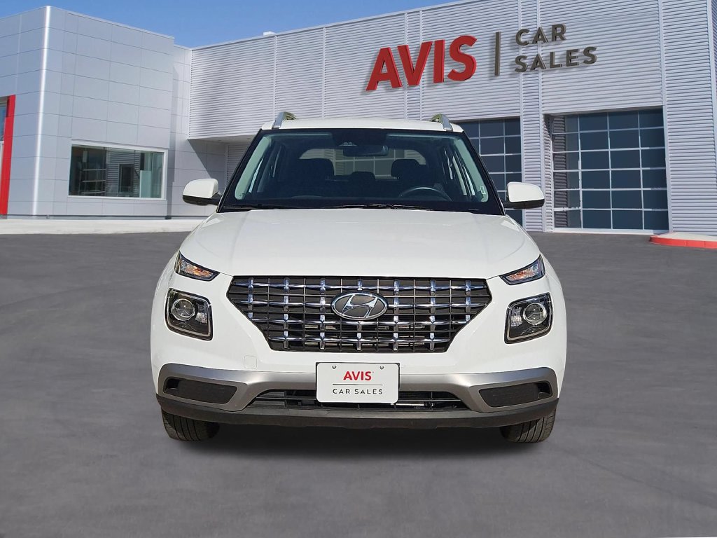 Used 2025 Hyundai Venue SEL FWD image 2