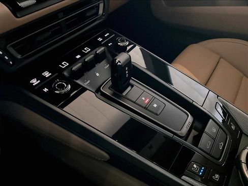 Used 2022 Porsche 911 Carrera image 20