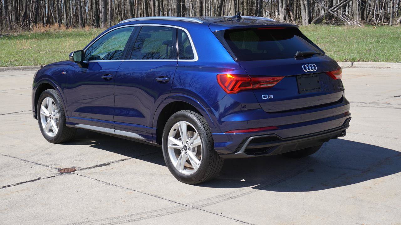 Used 2023 Audi Q3 2.0T Premium Plus w/ Premium Plus Package AWD/4WD image 4