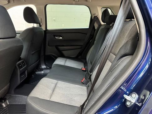 Used 2025 Nissan Rogue SV image 15