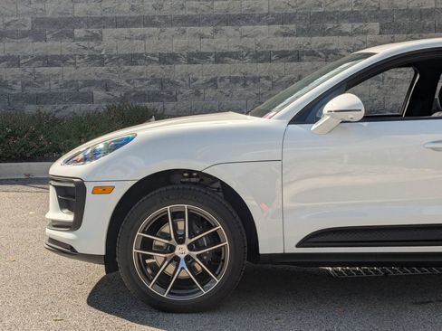 Certified 2026 Porsche Macan image 11