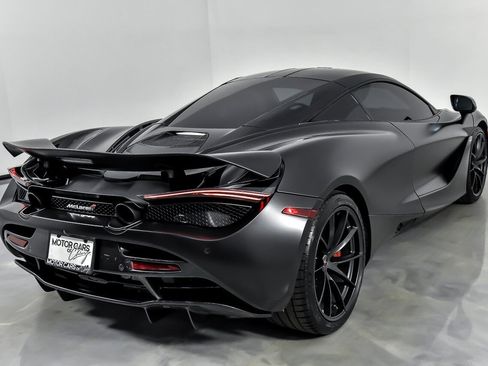Used 2018 McLaren 720S image 13