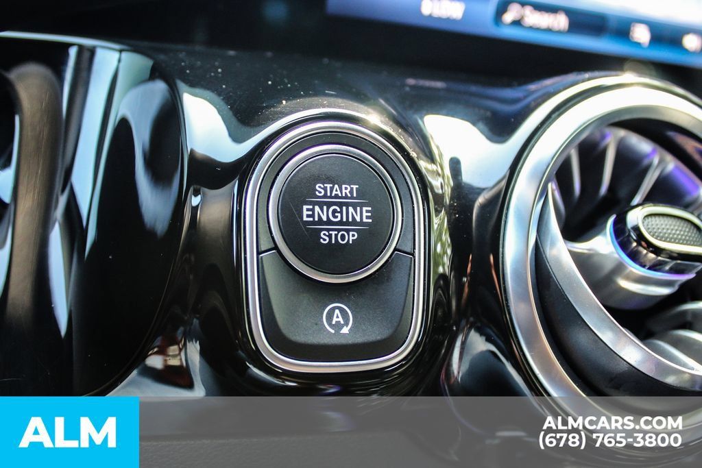 Used 2025 Mercedes-Benz GLA 250 image 28